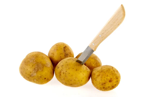 Kartoffeln mit Messer — Stockfoto