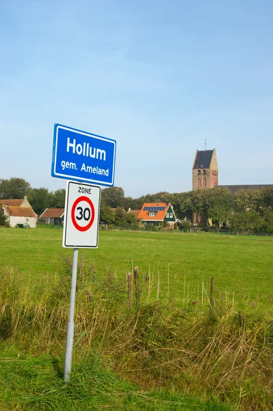 Lilla byn på holländska ön — Stockfoto