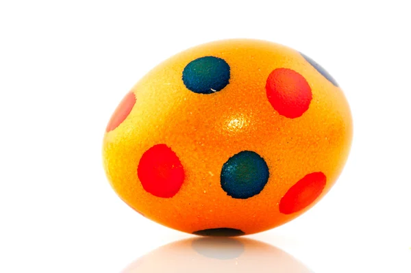 Huevo de Pascua pintado de naranja — Foto de Stock