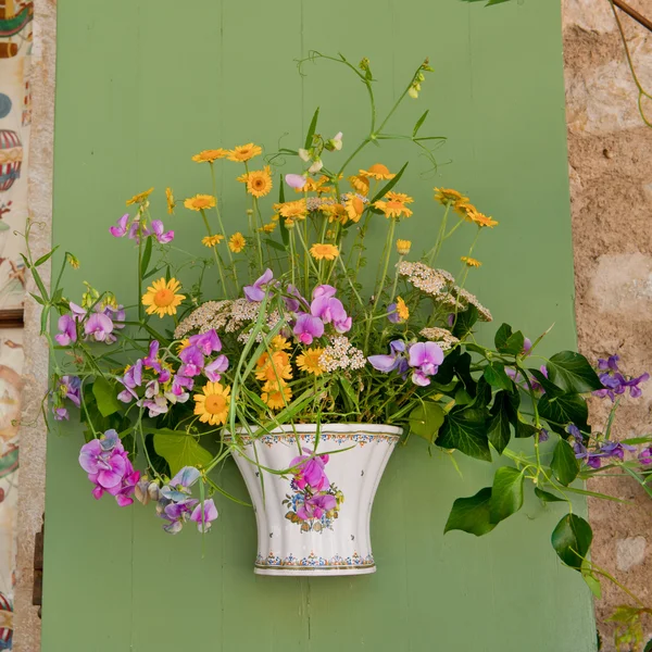 Frans Stilleven met bloemen — Stockfoto