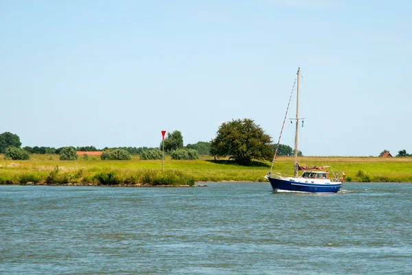 Paesaggio fluviale in Olanda — Foto Stock