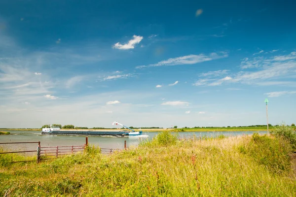 Flodlandskap i holland — Stockfoto