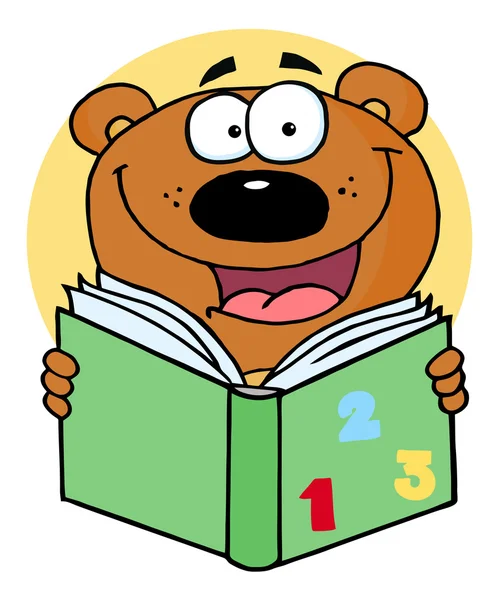 Счастливый медведь читает книгу — стоковое фото