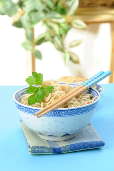 Bowl Oriental Style Noodles Wooden Chopsticks — Stock Photo, Image
