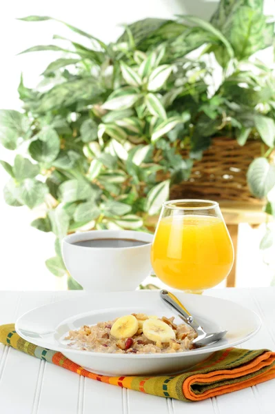 Bowl Healthy Oatmeal Nuts Bananas — Stock Photo, Image