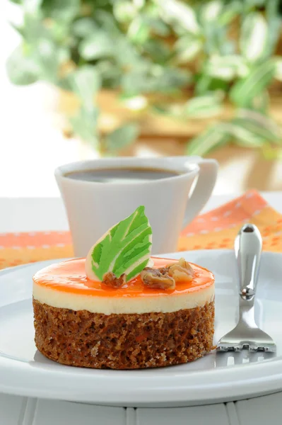 Uma Porção Bolo Cenoura Não Tradicional Café — Fotografia de Stock