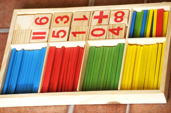 Das Holzspielzeug Der Kinder Mit Zahlen — Stockfoto