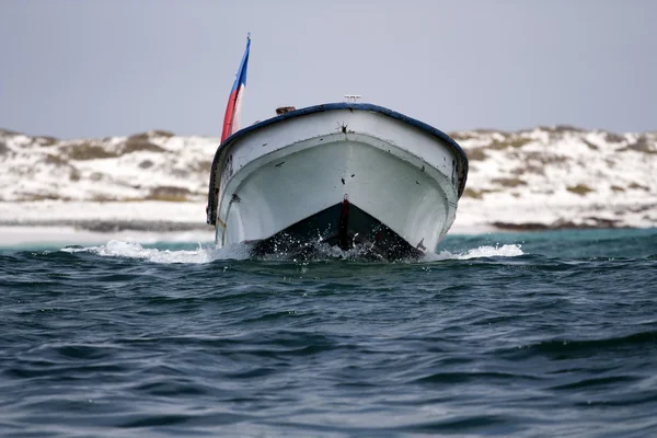 Barco Mar Aproximando Observador — Fotografia de Stock