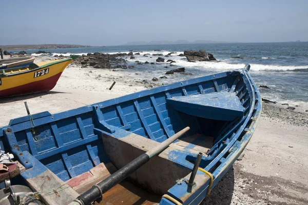 Лодки на пляже Стоковое Фото