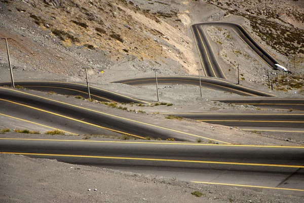 Curvy road between Chile and Argentina — Stock Photo, Image