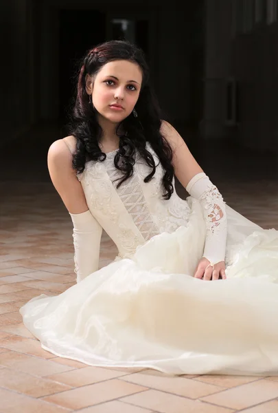 Young woman in dress. — Stock Photo, Image