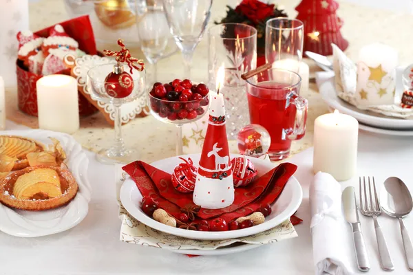 圣诞节的餐桌布置 — 图库照片