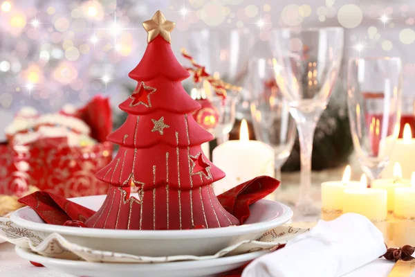 Tisch für Weihnachten gedeckt — Stockfoto