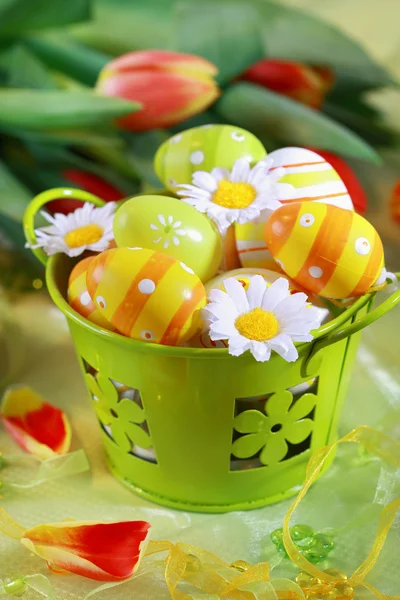 Velikonoční Vajíčka Tulipány Jarní Výzdobu Stolu — Stock fotografie