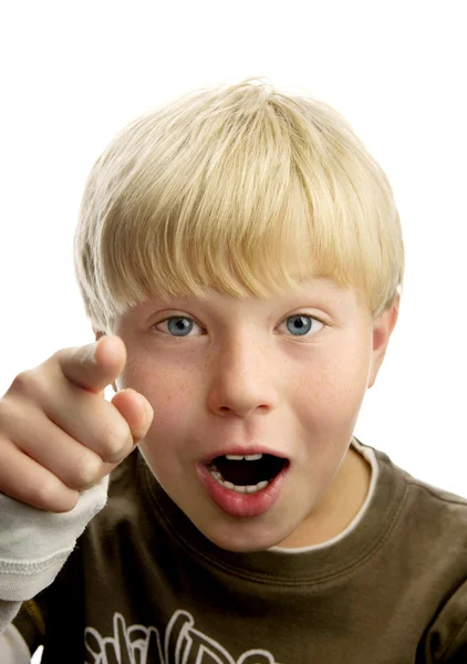 Niedlich Erstaunt Blonder Junge Zeigt Mit Dem Finger Isoliert Auf — Stockfoto