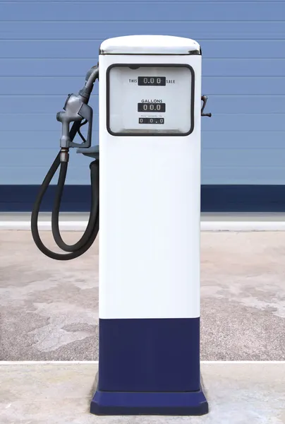 白のガソリン スタンド — ストック写真