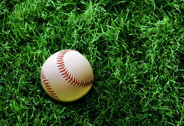 Baseball on grass — Stock Photo, Image