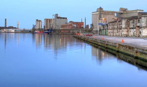 Porto industrial em Cork — Fotografia de Stock
