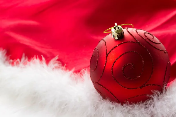 Natal bauble vermelho — Fotografia de Stock