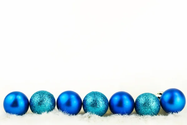 Kék karácsony baubles — Stock Fotó