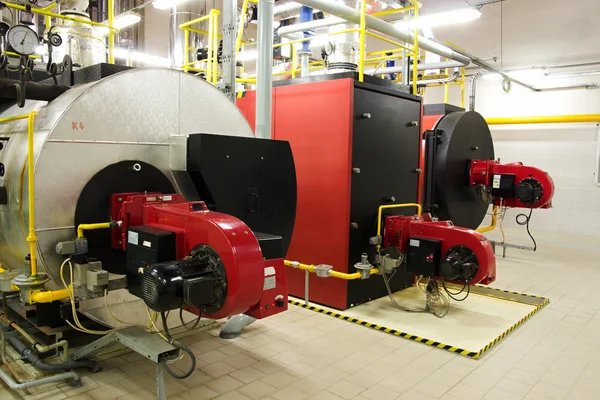 Calderas de gas en la sala de calderas de gas para la producción de vapor —  Fotos de Stock
