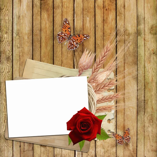 Karta pro pozvání nebo blahopřání s červenou růží — Stock fotografie