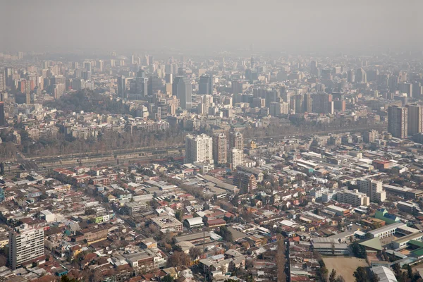 Smog sobre Santiago, Chile, vista de Cerro San Cristobal — Fotografia de Stock