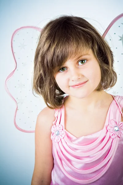 요정의 한 벌에 있는 어린 소녀 — 스톡 사진