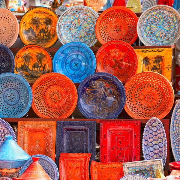 Steingut auf dem tunesischen Markt — Stockfoto