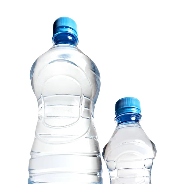 Nézd a víz palackok, alulról — Stock Fotó
