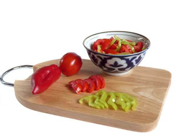 Preparação de salada feita de tomate e pimentão doce — Fotografia de Stock