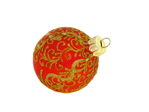 Рождественское украшение, красный шар изолирован на белом — стоковое фото
