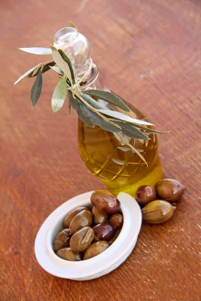 Оливки й маслини — стокове фото