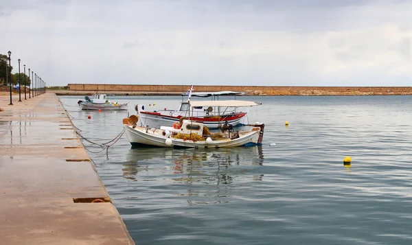 Balıkçı tekneleri limanda — Stok fotoğraf