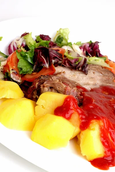 Varkensrollade Met Salade Aardappel — Stockfoto