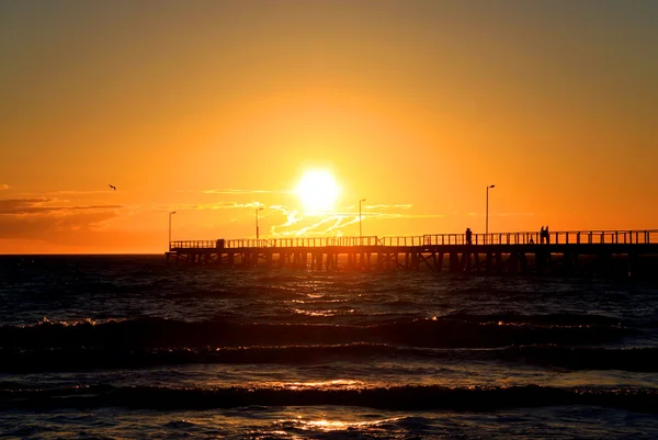Pôr do sol sobre Semaphore Jetty, Adelaide, Austrália — Fotografia de Stock