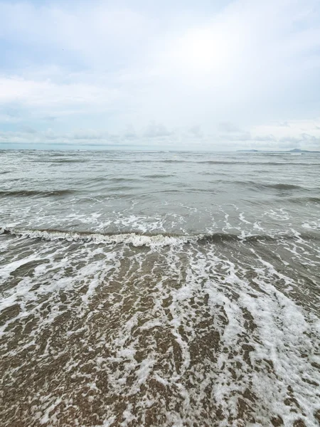 Brzeg Plaży Szeroki Kąt Widzenia Jasne Słońce — Zdjęcie stockowe