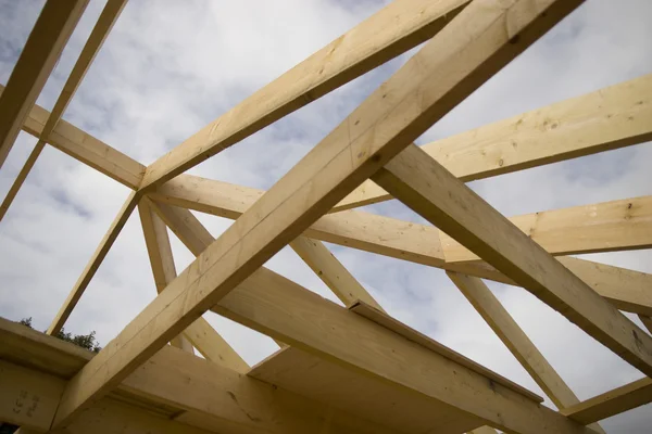 Construção de casa de madeira — Fotografia de Stock