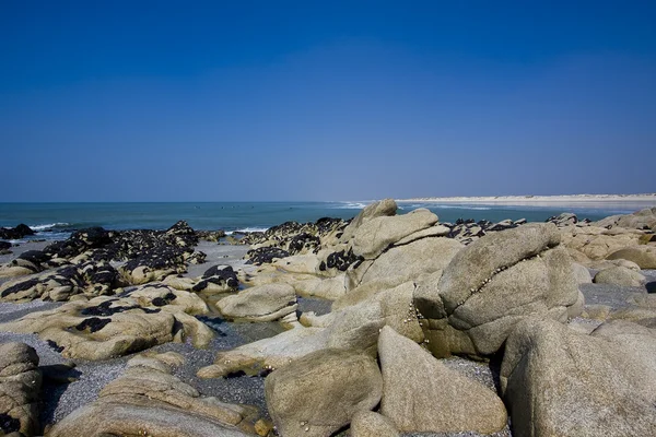 海の近くの岩 — ストック写真