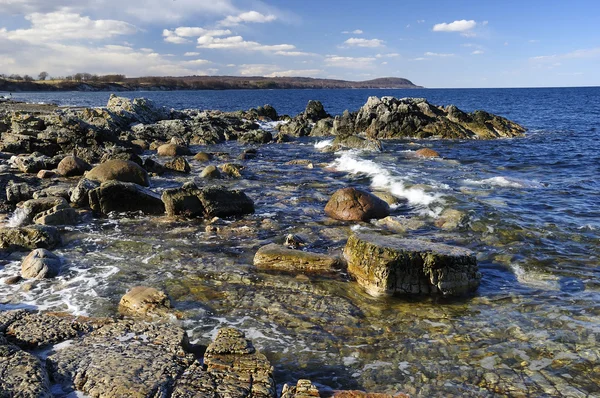 Mooie Zweedse rotsachtige kust — Stockfoto