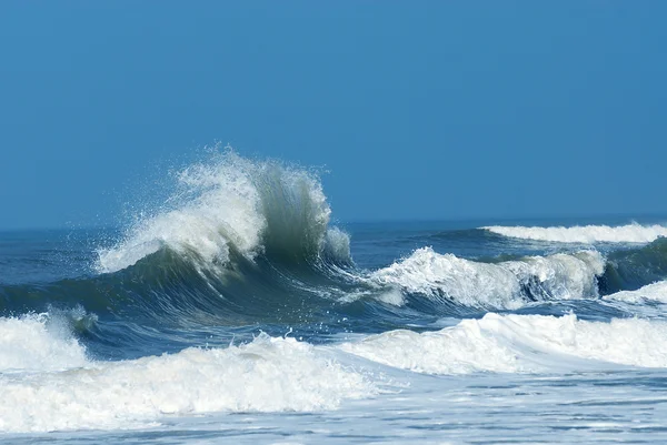 stock image A big and powerful wave breaking