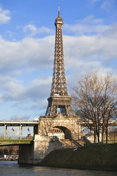 Eiffelova věž v prosinci — Stock fotografie