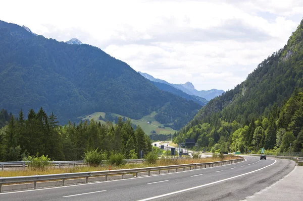 Autostrady Austriackich Alpach Poziomy Strzał Innym Podobnych Zdjęć Dostępny — Zdjęcie stockowe