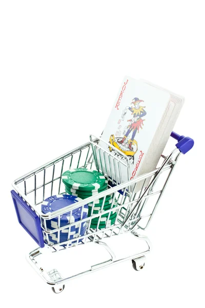 Πόκερ μάρκες και τράπουλες κατάστρωμα σε ψώνια άμαξα — Φωτογραφία Αρχείου
