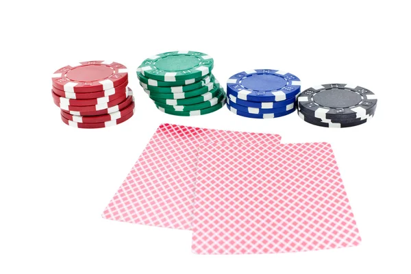 Fichas de poker e cartas de jogo — Fotografia de Stock