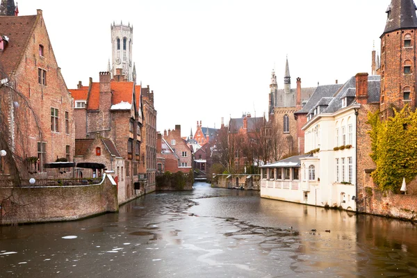Kanalen scen i Brygge, Belgien — Stockfoto