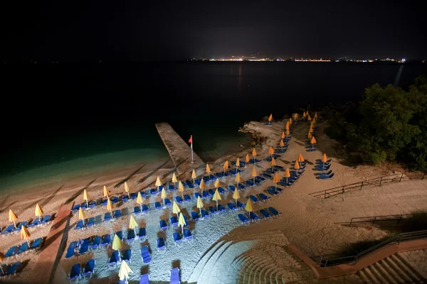 Sea hotel beach at night — Stock Photo, Image