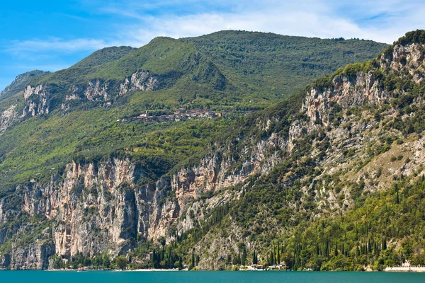 Lake garda İtalya üzerinden görüntülemek — Stok fotoğraf