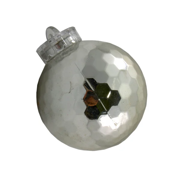 Срібна різдвяна іграшка м'яч — стокове фото