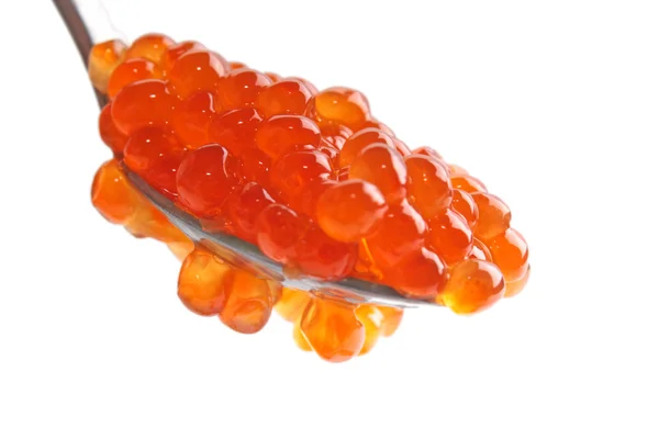 Teelöffel Mit Rotem Kaviar Isoliert Auf Weißem Hintergrund — Stockfoto
